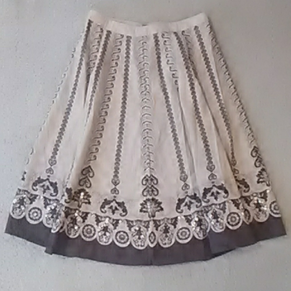 Neutral toned flare skirt